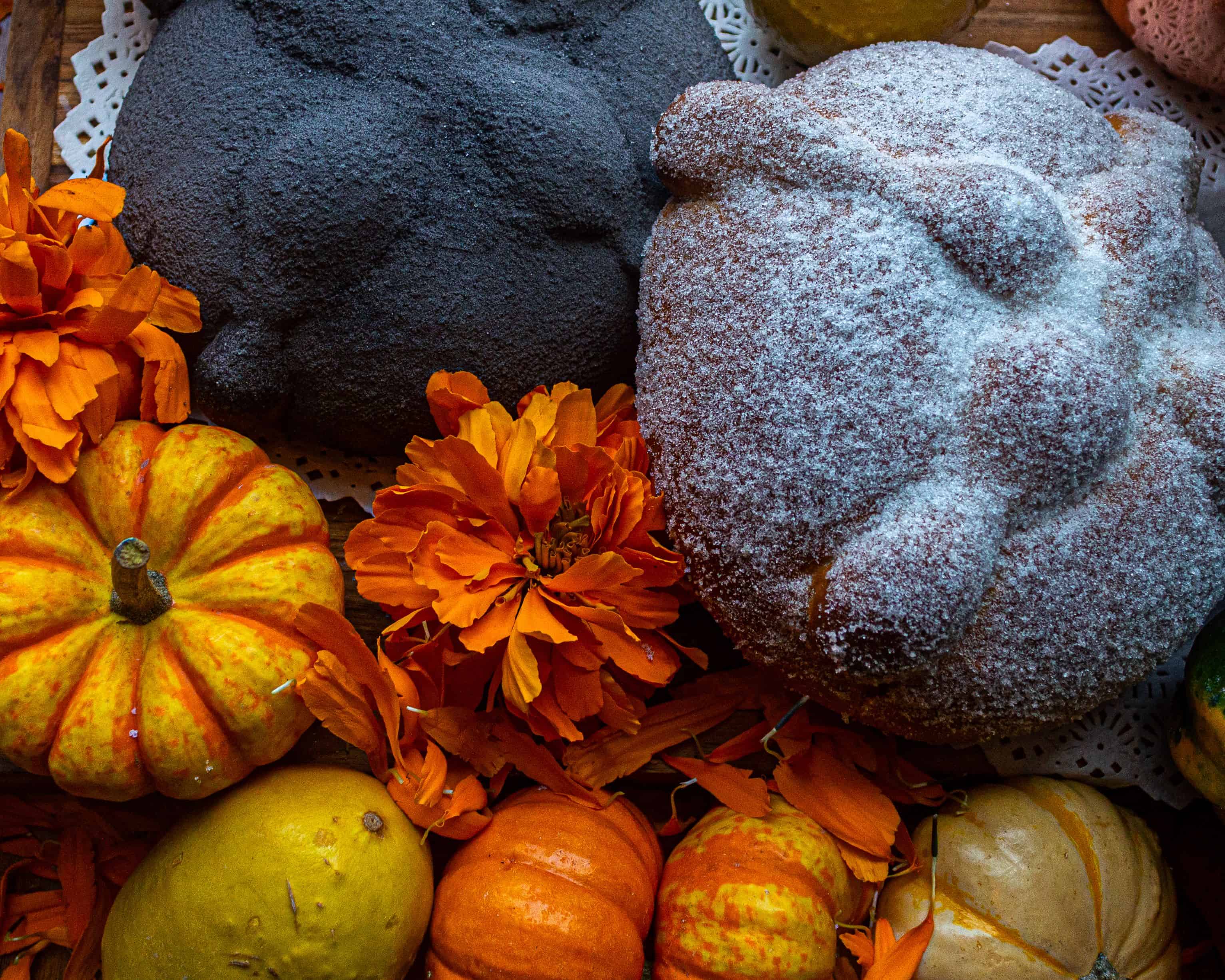 Halloween y el Día de Muertos, dos miradas al más allá Halloween y el Día de Muertos, dos miradas al más allá