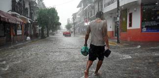 Trudy se intensifica a hurac&aacute;n frente al Pac&iacute;fico mexicano y amenaza con fuertes lluvias