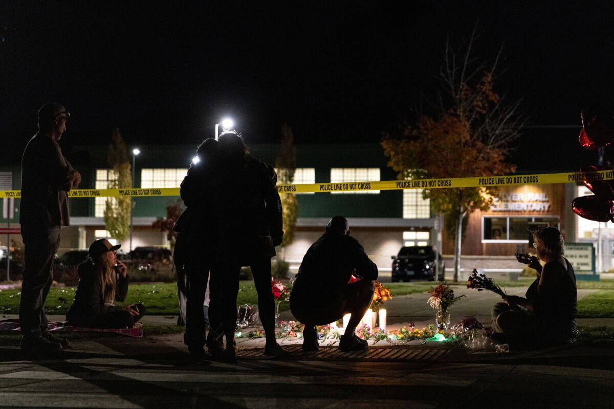 Mueren tres niños y un profesor en tiroteo en escuela de Oregon, EEUU Mueren tres niños y un profesor en tiroteo en escuela de Oregon, EEUU