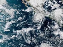 Trudy avanza hacia Jalisco y Colima con previsi&oacute;n de lluvias, fuerte oleaje y mayor fuerza