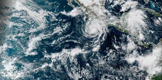 Trudy avanza hacia Jalisco y Colima con previsión de lluvias, fuerte oleaje y mayor fuerza Trudy avanza hacia Jalisco y Colima con previsión de lluvias, fuerte oleaje y mayor fuerza