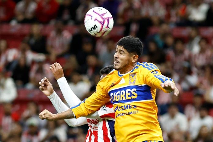 América se escapa como líder del Apertura a falta de cinco jornadas América se escapa como líder del Apertura a falta de cinco jornadas