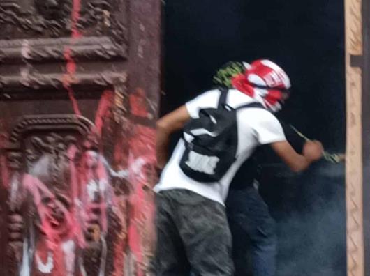 Autoridades piden pistas a ciudadanos para dar con encapuchados de protesta por agua limpia