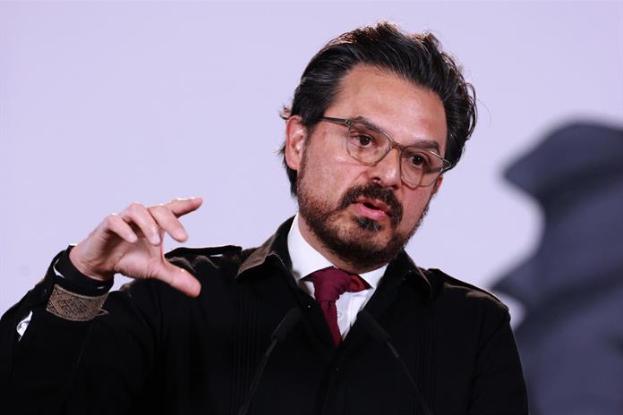 Sheinbaum confirma que Zoé Robledo seguirá en IMSS pese a conflicto salarial Sheinbaum confirma que Zoé Robledo seguirá en IMSS pese a conflicto salarial