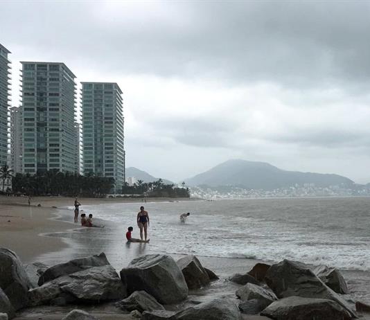 SMN mantiene alerta por tormenta tropical Trudy en Jalisco