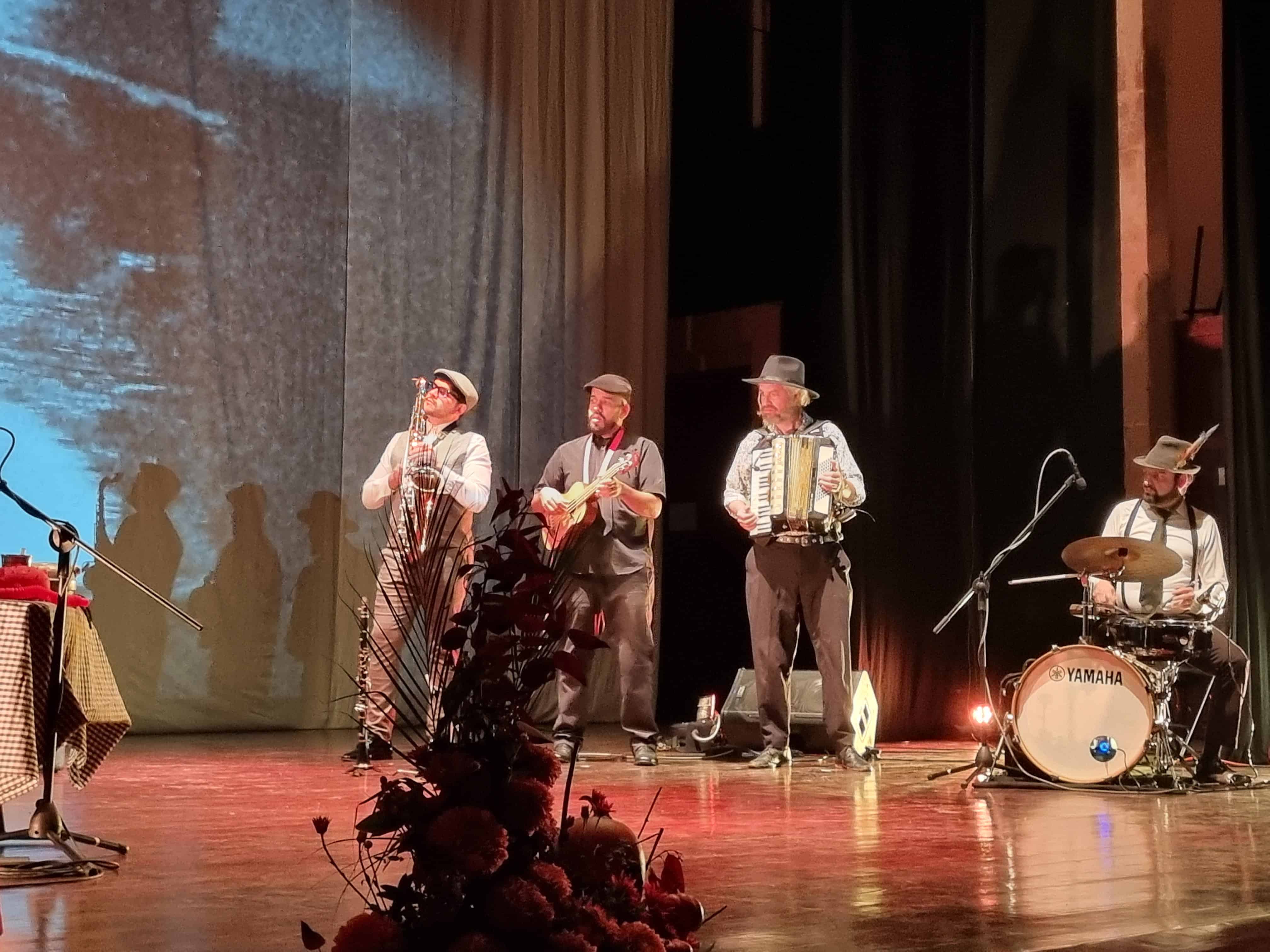Pneumus cierra Otoño en Lagos con una película en vivo Pneumus cierra Otoño en Lagos con una película en vivo
