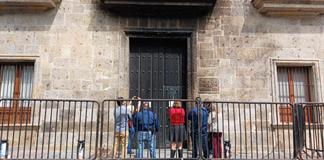 El fuego da&ntilde;&oacute; la puerta principal del Congreso; qued&oacute; inhabilitado ese ingreso