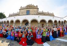 Organización ‘Una pincelada por la vida’ realiza pasarela en Guadalajara con mujeres sobrevivientes de cáncer de mama Organización ‘Una pincelada por la vida’ realiza pasarela en Guadalajara con mujeres sobrevivientes de cáncer de mama