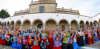 Organización ´Una pincelada por la vida´ realiza pasarela en Guadalajara con mujeres sobrevivientes de cáncer de mama Organización ´Una pincelada por la vida´ realiza pasarela en Guadalajara con mujeres sobrevivientes de cáncer de mama