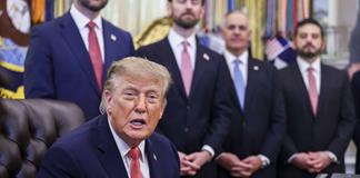 Trump llama tonta a una periodista de CNN y estúpida a otra de ABC News Trump llama tonta a una periodista de CNN y estúpida a otra de ABC News