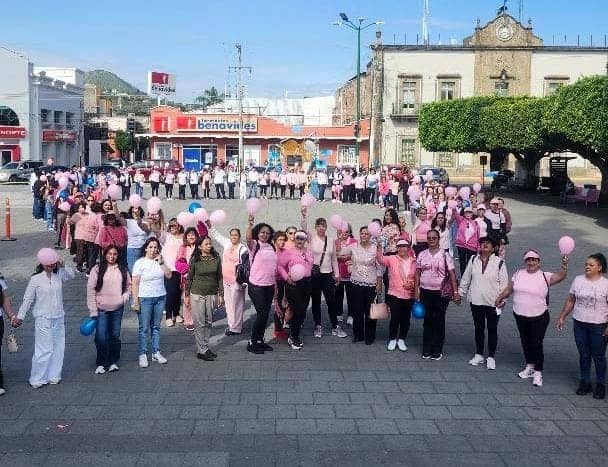 Ocotlán marcha por la salud y prevención del cáncer de mama