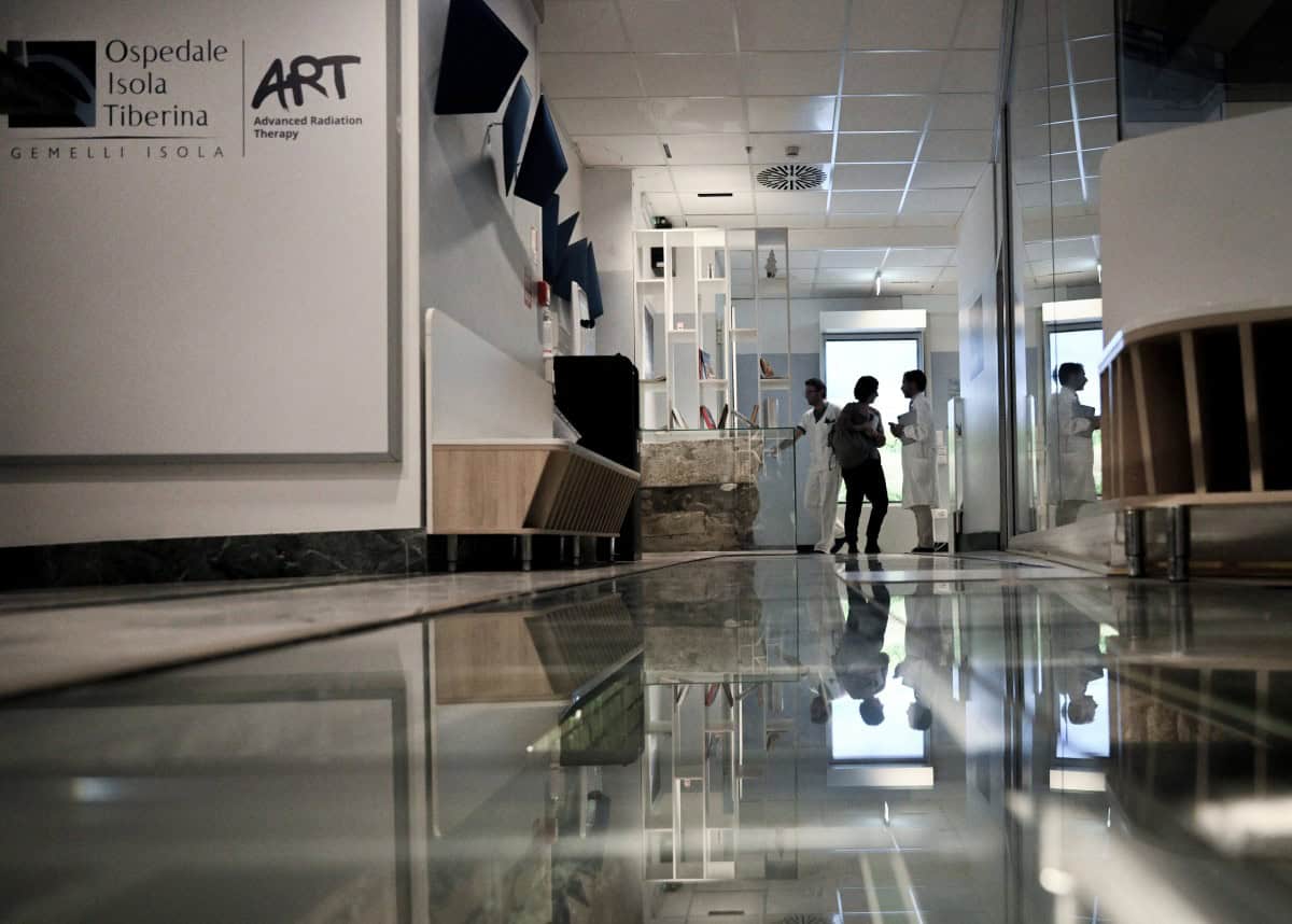El hospital de Roma que apuesta por el arte para ayudar a curar a los pacientes de cáncer. El hospital de Roma que apuesta por el arte para ayudar a curar a los pacientes de cáncer.