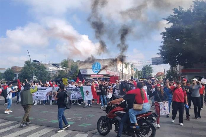 Médicos alzan la voz en su día por salarios, equipo y falta de personal Médicos alzan la voz en su día por salarios, equipo y falta de personal