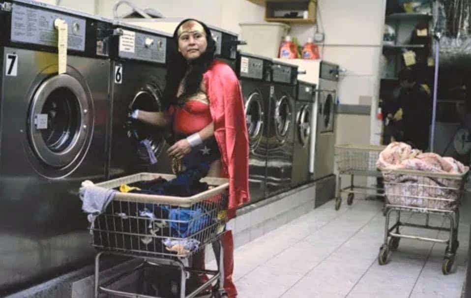 El Museo de la Ciudad exhibe a los migrantes como superhéroes de Dulce Pinzón El Museo de la Ciudad exhibe a los migrantes como superhéroes de Dulce Pinzón