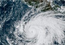 Vance sube a huracán de categoría 2 y provoca lluvias en Michoacán, Guerrero y Oaxaca