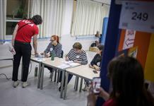 Un juez prorroga la votaci&oacute;n pero empieza el recuento de las elecciones en Brasil
