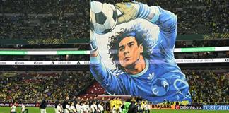 Pachuca vence al Am&eacute;rica y opaca el homenaje a Guillermo Ochoa