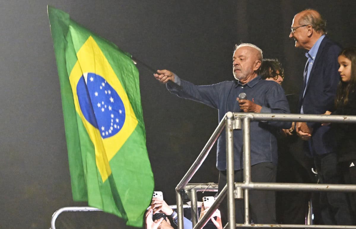 Triunfo de Lula genera turbulencia en los mercados, que temen un descontrol de gastos Triunfo de Lula genera turbulencia en los mercados, que temen un descontrol de gastos