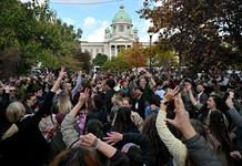 Movimiento estudiantil logra victoria electoral frente a la derecha gobernante de Serbia Movimiento estudiantil logra victoria electoral frente a la derecha gobernante de Serbia