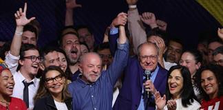 Lula gana las elecciones presidenciales tras una remontada inédita ante Flávio Bolsonaro Lula gana las elecciones presidenciales tras una remontada inédita ante Flávio Bolsonaro
