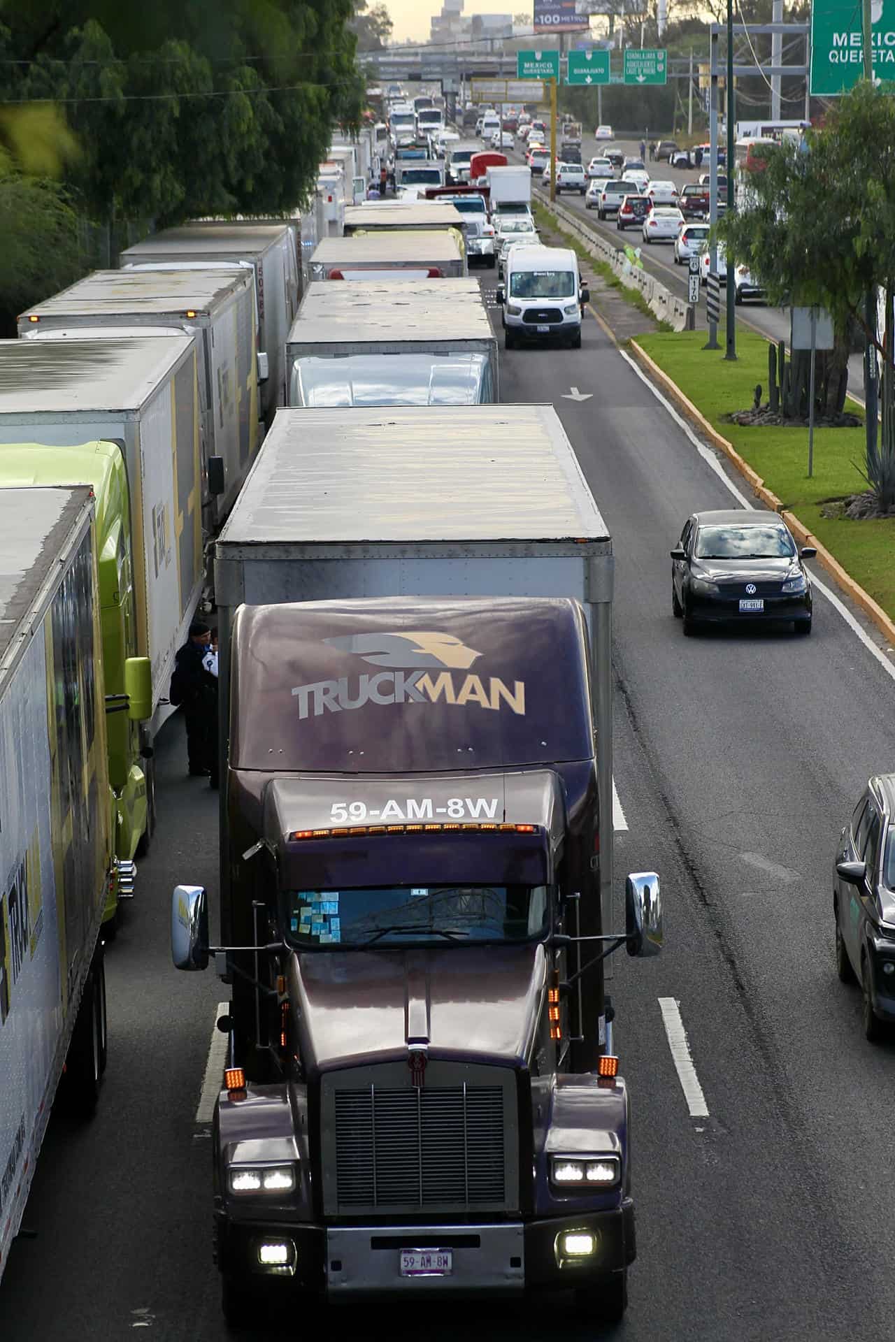 México defiende recorte de beneficios excesivos ante bloqueos de transportistas
