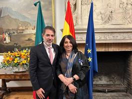 Otorgan a Marisol Schulz la Cruz de la Orden del Mérito Civil de España por su labor cultural Otorgan a Marisol Schulz la Cruz de la Orden del Mérito Civil de España por su labor cultural