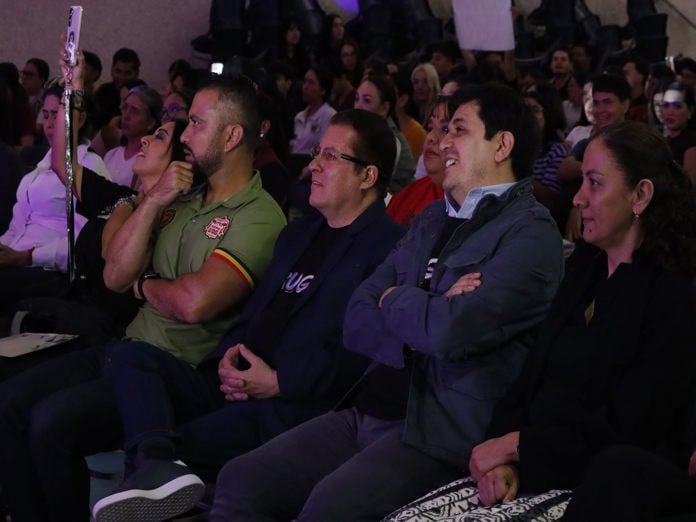 Cuatro talentos de la región Sur avanzan a la semifinal de Rugido UDG Cuatro talentos de la región Sur avanzan a la semifinal de Rugido UDG
