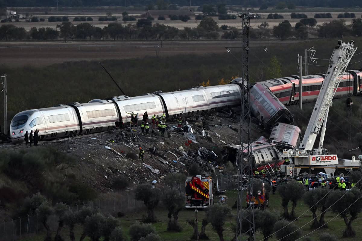 SRE activa protocolo consular por mexicano desaparecido en accidente de tren en España SRE activa protocolo consular por mexicano desaparecido en accidente de tren en España