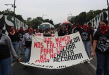 Estudiantes de la Normal de Atequiza marcharon esta semana para exigir mejores condiciones en sus aulas Estudiantes de la Normal de Atequiza marcharon esta semana para exigir mejores condiciones en sus aulas