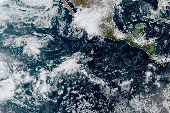 Vance se disipa como baja presión remanente y provoca lluvias en el noroeste de México Vance se disipa como baja presión remanente y provoca lluvias en el noroeste de México
