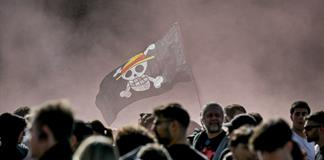 Miles de estudiantes y trabajadores protestan en Italia bajo un fuerte despliegue de seguridad