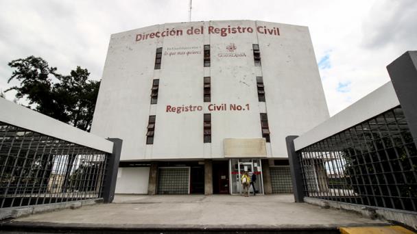 Buscan permanencia de oficiales de registro civil en Jalisco