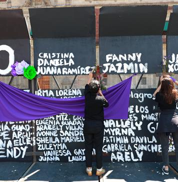 La marcha del 8M en Ciudad de México llegará a un Zócalo con vallas e iluminación especial La marcha del 8M en Ciudad de México llegará a un Zócalo con vallas e iluminación especial